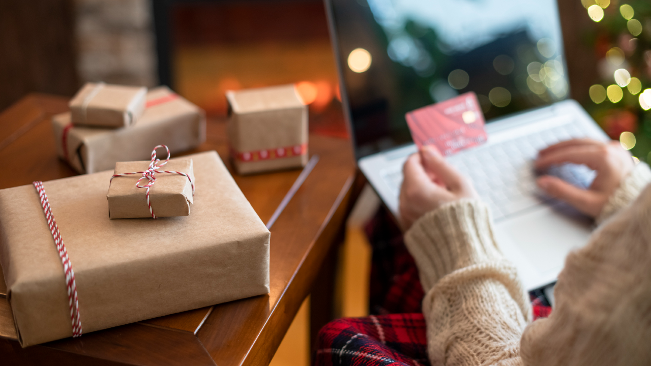 Article header for 2021 Holiday Shopping: What Marketers Need To Know